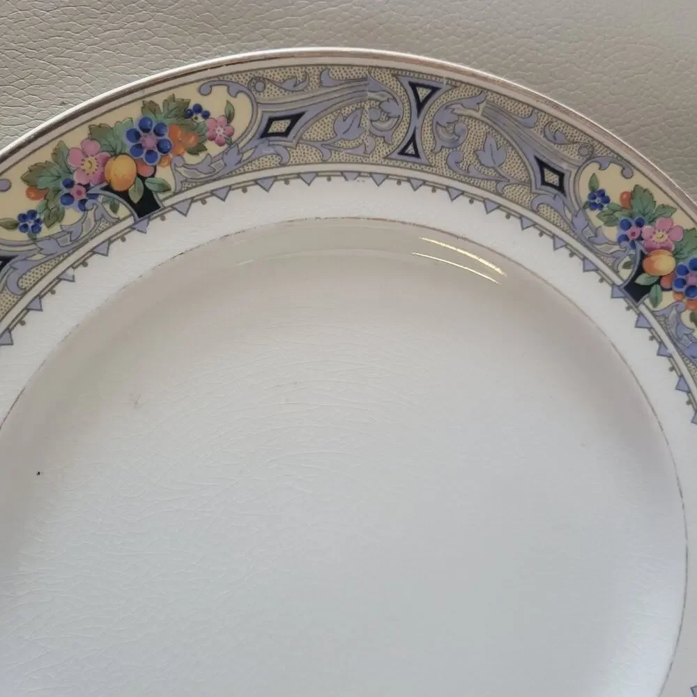 20s Vintage‎ Regal Ware RPCo made by Regal Pottery Co. 9 inch Plates England